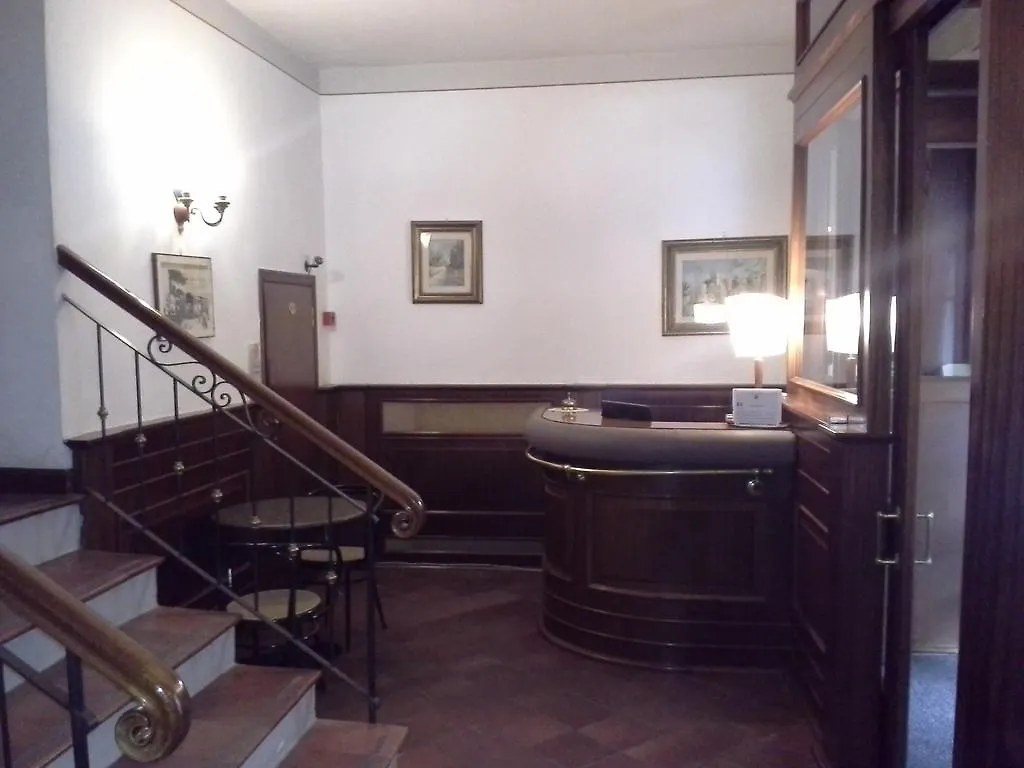 ** Hotel Albergo Italia Di Nardi Renzo & C Snc Poggibonsi Italien
